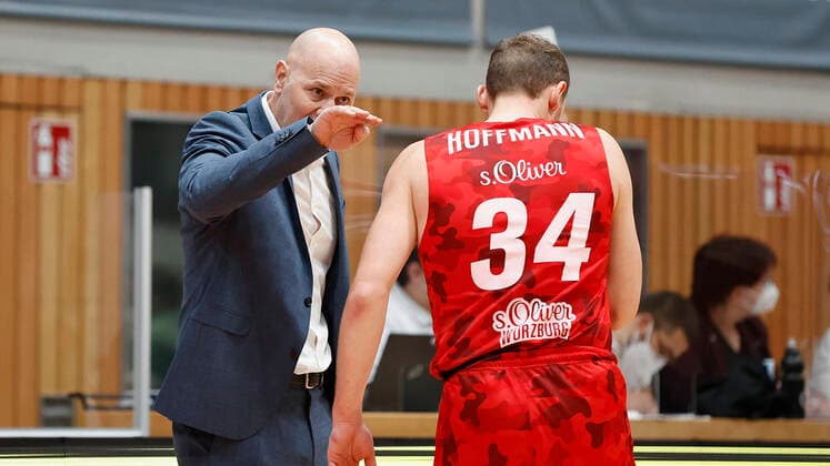 Basketball, BBL 2020 2021, 10 match day, s Oliver Wuerzburg FC Bayern Muenchen v li Headcoach Denis Wucherer s Oliver Wuerzburg and Felix Hoffmann s Oliver Wuerzburg , 03 02 2021, Basketball, BBL 2020 2021, 10 match day, s Oliver Wuerzburg FC Bayern Muenchen, GER, Wuerzburg, s Oliver Arena, HMB Media Heiko Becker Pool Wuerzburg s Oliver Arena Bayern GER Poolfoto HMB Media Heiko Becker Pool ,EDITORIAL USE ONLY