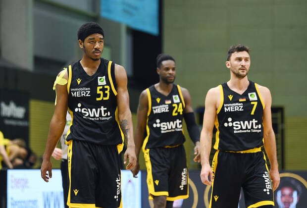 Basketball 2 Bundesliga 2020 2021 19 matchday in Rottenburg in the Volksbank Arena 03 02 2021 Tigers Tuebingen Team Ehingen Urspring disappointment Tigers Isaiah Crawley left and Besnik Bekteshi right and Roland Nyama behind