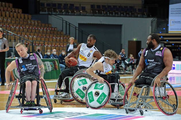 03 02 2021, xovx, wheelchair basketball, 1 Bundesliga, RSV Lahn Dill Rhine River Rhinos Wiesbaden v l Jim Palmer Rhine River Rhinos Wiesbaden , Brian Bell RSV Lahn Dill , Christopher Huber RSV Lahn Dill , Tommie Lee Gray Rhine River Rhinos Wiesbaden Wetzlar Rittal Arena Hessen Germany EN