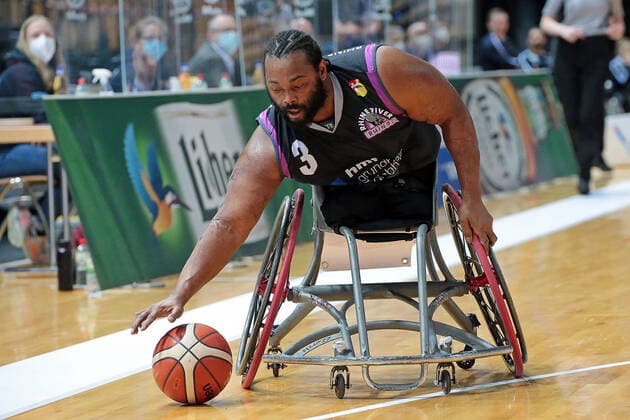 03 02 2021, xovx, wheelchair basketball, 1 Bundesliga, RSV Lahn Dill Rhine River Rhinos Wiesbaden Tommie Lee Gray Rhine River Rhinos Wiesbaden , punter Wetzlar Rittal Arena Hesse Germany EN