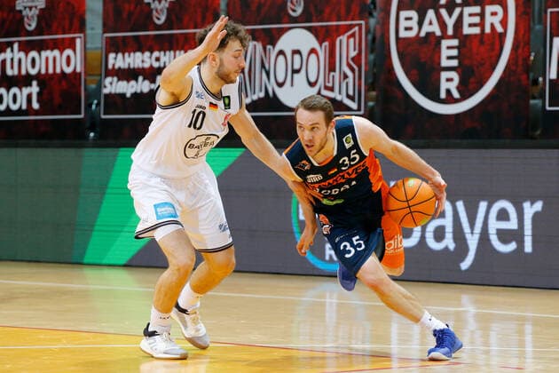 Leverkusen, Germany 03 February 2021 2 BBL Pro A 2020 2021 Bayer Giants Leverkusen vs Rostock Seawolves v li in duel Haris Hujic Bayer Giants Leverkusen and Brad Loesing Rostock Seawolves Ostermann Arena Nordrhein Westfalen Copyright: xFotostandx xvanxderxVeldenx