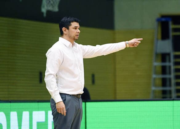 Basketball 2 Bundesliga 2020 2021 19 matchday in Rottenburg in the Volksbank Arena 03 02 2021 Tigers Tuebingen Team Ehingen Urspring disappointment Tigers coach Daniel Jansson