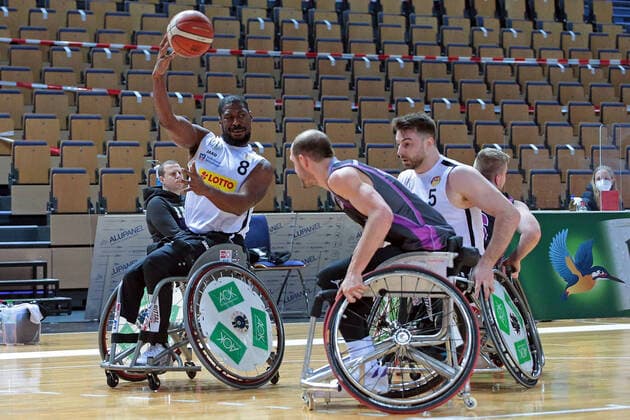 Bilder des Jahres 2021, Sport 02 Februar Sport Themen der Woche KW05 Sport Bilder des Tages 03.02.2021, xovx, Rollstuhlbasketball, 1. Bundesliga, RSV Lahn-Dill - Rhine River Rhinos Wiesbaden v.l. Brian Bell (RSV Lahn-Dill), Andre Hopp (Rhine River Rhinos Wiesbaden), Simon Brown (RSV Lahn-Dill), Jim Palmer (Rhine River Rhinos Wiesbaden) Wetzlar Rittal-Arena Hessen Deutschland (DE) *** 03 02 2021, xovx, wheelchair basketball, 1 Bundesliga, RSV Lahn Dill Rhine River Rhinos Wiesbaden v l Brian Bell RSV Lahn Dill , Andre Hopp Rhine River Rhinos Wiesbaden , Simon Brown RSV Lahn Dill , Jim Palmer Rhine River Rhinos Wiesbaden Wetzlar Rittal Arena Hessen Germany EN