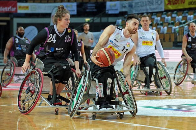 03 02 2021, xovx, wheelchair basketball, 1 Bundesliga, RSV Lahn Dill Rhine River Rhinos Wiesbaden v l Arinn Young Rhine River Rhinos Wiesbaden , Steve Serio RSV Lahn Dill Wetzlar Rittal Arena Hesse Germany EN