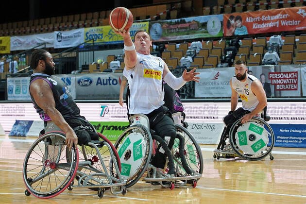 03 02 2021, xovx, wheelchair basketball, 1 Bundesliga, RSV Lahn Dill Rhine River Rhinos Wiesbaden v l Tommie Lee Gray Rhine River Rhinos Wiesbaden , Dominik Mosler RSV Lahn Dill , Arinn Young Rhine River Rhinos Wiesbaden , Michael Auprince RSV Lahn Dill Wetzlar Rittal Arena Hessen Germany EN