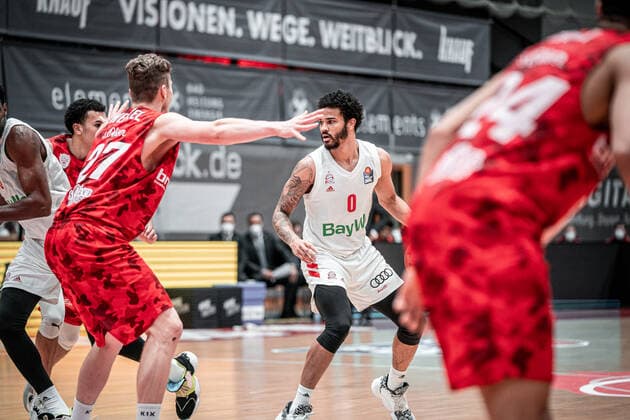 0 Weiler Babb Nick, FC Bayern Munich in action during the match s Oliver Würzburg FC Bayern Munich Copyright: