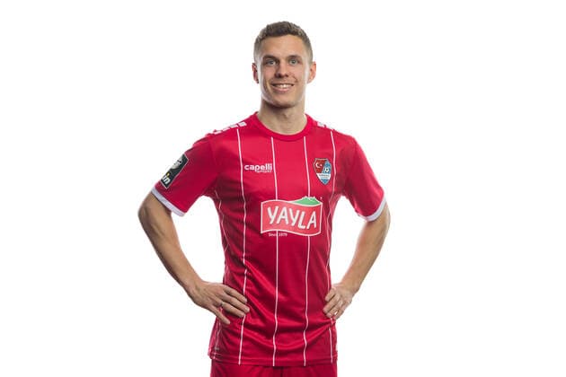 Türkgücü München Porträttermin2020 2021 Im Bild Sebastian MAIER Tuerkguecue Türkgücü München, 11 , 3 Liga, Porträttermin2020 2021 München Bezirkssportanlage Sportanlage Perlach Nord Bayern Germany. Copyright: Passion2Press MarkusxFischerx