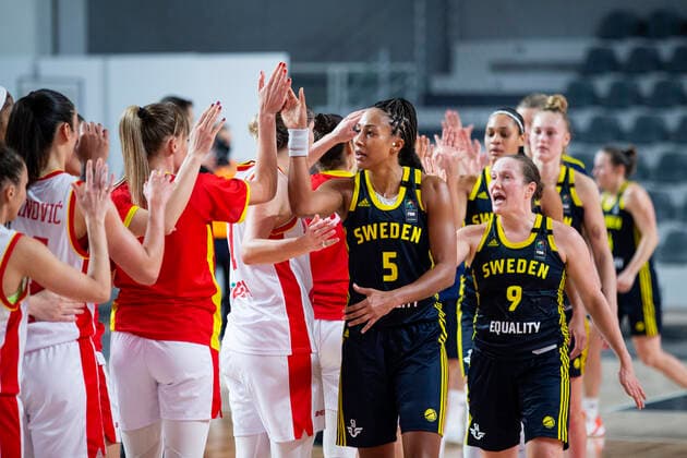 210204 Kalis Loyd and Elin Eldebrink of Sweden after the FIBA Women s Euro Qualifier basketball match between Montenegro and Sweden on February 4, 2021 in Podgorica Photo Nikola Krstic BILDBYRAN COP 307 XX0012 basket basketball fiba women s eurobasket qualifier montenegro sweden bbeng sverige montenegro,  Copyright: NIKOLAxKRSTIC BB210204BB538