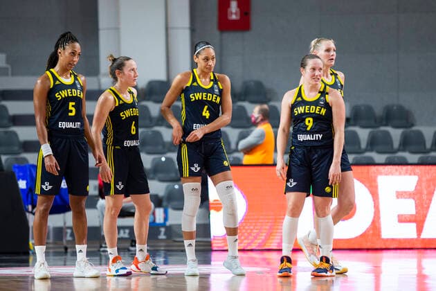 210204 Kalis Loyd, Frida Eldebrink, Nathalie Fontaine and Elin Eldebrink of Sweden looks dejected during the FIBA Women s Euro Qualifier basketball match between Montenegro and Sweden on February 4, 2021 in Podgorica Photo Nikola Krstic BILDBYRAN COP 307 XX0012 basket basketball fiba women s eurobasket qualifier montenegro sweden bbeng sverige montenegro depp,  Copyright: NIKOLAxKRSTIC BB210204BB560