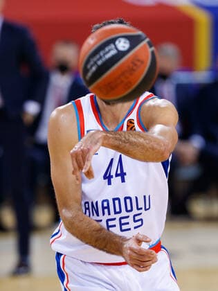 February 4, 2021, Barcelona, Spain: Krunoslav Simon of Anadolu Efes Istanbul during the Turkish Airlines EuroLeague match between FC Barcelona, Barca and Anadolu Efes Istanbul at Palau Blaugrana in Barcelona, Spain. Barcelona Spain - ZUMAd159 20210204_zia_d159_085 Copyright: xDavidxRamirezx