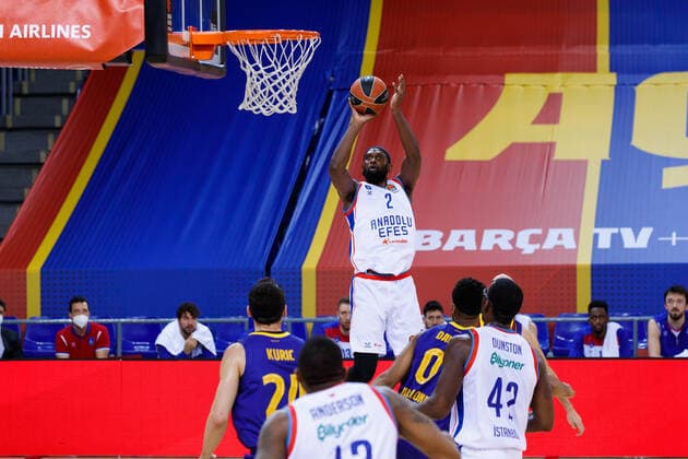 February 4, 2021, Barcelona, Spain: Chris Singleton of Anadolu Efes Istanbul in action during the Turkish Airlines EuroLeague match between FC Barcelona, Barca and Anadolu Efes Istanbul at Palau Blaugrana in Barcelona, Spain. Barcelona Spain - ZUMAd159 20210204_zia_d159_105 Copyright: xDavidxRamirezx