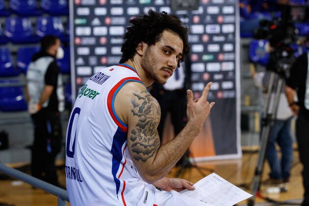 February 4, 2021, Barcelona, Spain: Shane Larkin of Anadolu Efes Istanbul during the Turkish Airlines EuroLeague match between FC Barcelona, Barca and Anadolu Efes Istanbul at Palau Blaugrana in Barcelona, Spain. Barcelona Spain - ZUMAd159 20210204_zia_d159_153 Copyright: xDavidxRamirezx