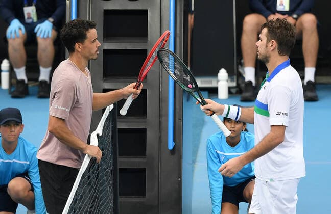 TENNIS MURRAY RIVER OPEN, Alex Bolt of Australia (left) and Stan Wawrinka of Switzerland touch rackets following their Murray River Open - ATP, Tennis Herren 250 match at Melbourne Park in Melbourne, Friday, February 5, 2021. ( NO ARCHIVING, EDITORIAL USE ONLY, NO USE IN BOOKS WITHOUT CONSENT MELBOURNE VIC AUSTRALIA  Copyright: xDAVExHUNTx 20210205001518443917