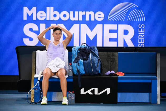 TENNIS GIPPSLAND TROPHY, Irina Begu of Romania takes a break during the Quarter Final Gippsland Trophy - WTA, Tennis Damen 500 match against Naomi Osaka of Japan at Melbourne Park in Melbourne, Friday, February 5, 2021. ( NO ARCHIVING, EDITORIAL USE ONLY, NO USE IN BOOKS WITHOUT CONSENT MELBOURNE VIC AUSTRALIA  Copyright: xDEANxLEWINSx 20210205001518459531