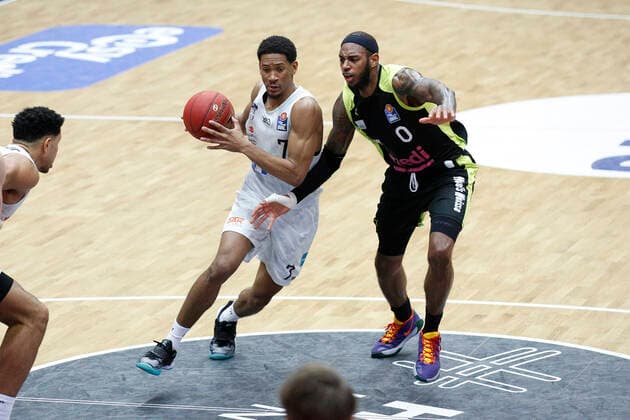 BBL easyCredit Basketball Bundesliga season 2020 2021 16 matchday on Friday, 05 February 2021 at edel optics de Arena in Hamburg Hamburg Towers Medi Bayreuth v l Kameron Taylor Towers , Dererk Pardon Bayreuth Hamburg Towers Medi Bayreuth