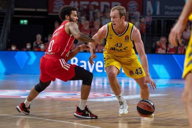 Nick Weiler Babb 0 FC Bayern , Luke Sikma 43 Alba Berlin , FC Bayern Basketball vs Alba Berlin, EuroLeague, 05 02 2021 Muenchen Bayern Germany Copyright: xkolbert-press UlrichxGamelx