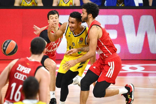 Maodo LO Berlin , action,duel against Dennis SEELY FCB , li VLADIMIR LUCIC FCB Basketball EuroLeague FC Bayern Muenchen Alba Berlin, on 05 02 2021, A U D I D O M E