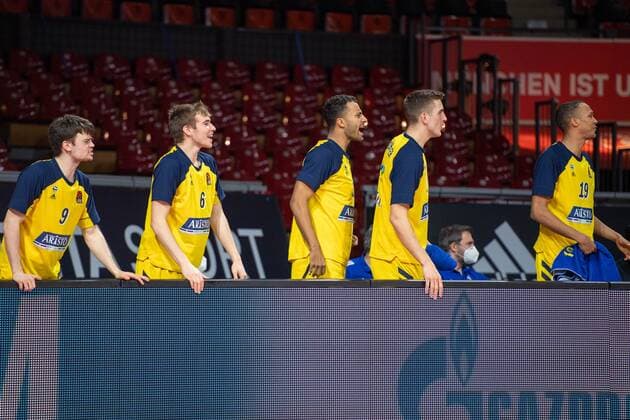 Team Alba Berlin on the bench cheers, FC Bayern Basketball vs Alba Berlin, EuroLeague, 05 02 2021 Munich Bavaria Germany Copyright: xkolbert-press UlrichxGamelx