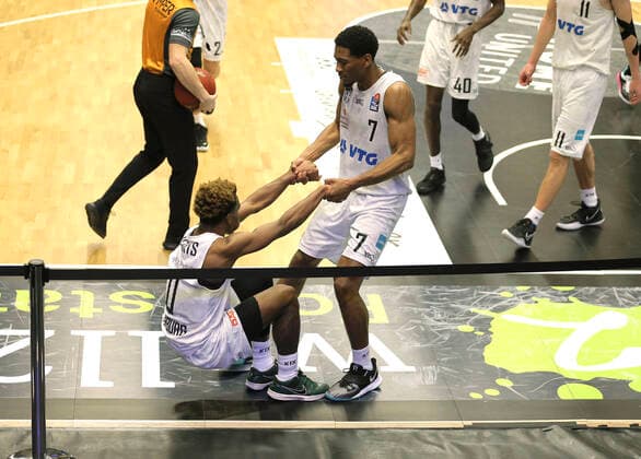Loser TJ Shorts Towers and right Kameron TAYLOR Basketball Men BBL on Fri 05 02 2021 Hamburg Towers Medi Bayreuth