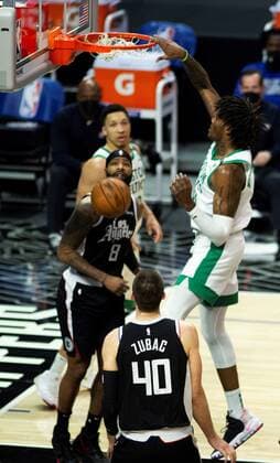 Robert Williams III of the Boston Celtics scores a point against the LA Clippers during a game at the Staples Center in Los Angeles, California, USA, 05 February 2021. EFE Phillip Kim LA Clippers - Boston Celtics !ACHTUNG: NUR REDAKTIONELLE NUTZUNG!  Copyright: xPhillipxKimx AME3615 20210206-637481912129539553