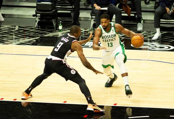 Tristan Thompson (r) of the Boston Celtics in action against Serge Ibaka of the LA Clippers during a game at the Staples Center in Los Angeles, California, USA, 05 February 2021. EFE Phillip Kim LA Clippers - Boston Celtics !ACHTUNG: NUR REDAKTIONELLE NUTZUNG!  Copyright: xPhillipxKimx AME3612 20210206-637481913396100551