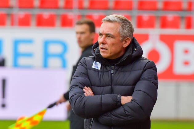 Head coach Olaf Janssen Viktoria Koeln on the sidelines during the match FC Ingolstadt 04 vs FC Viktoria Koeln on 06 02 2021, DFB regulations prohibit any use of photographs as image sequences and or quasi video GER, Football, 3 Liga, Matchday 23, FC Ingolstadt 04 vs FC Viktoria Koeln, 06 02 2021, Audi Sportpark Ingolstadt Copyright: xEibner-Pressefotox xOliverxSTRISCHx