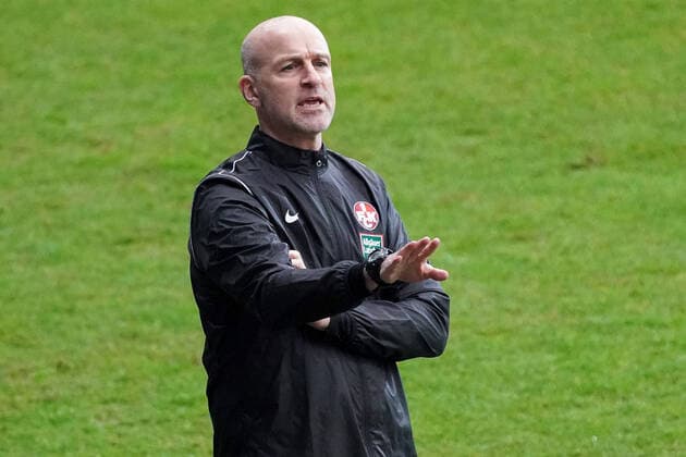 Marco Antwerpen coach, head coach, FCK , gives instructions, gestures, gesticulate with arms, gives instructions, gesticulate, frame, action, action, 06 02 2021, Mannheim Germany , Football, 3 Liga, SV Waldhof Mannheim 1 FC Kaiserslautern, DFB DFL REGULATIONS PROHIBIT ANY USE OF PHOTOGRAPHS AS IMAGE SEQUENCES AND OR QUASI VIDEO xozx