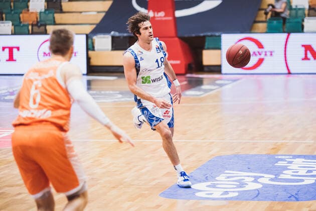 easyCredit BBL 16 Matchday RASTA Vechta vs FRAPORT SKYLINERS, 06 02 2021 Joe Rahon FRAPORT SKYLINERS, 18 easyCredit BBL 16 Matchday RASTA Vechta vs FRAPORT SKYLINERS on 06 02 2021 in Vechta RASTA Dome , Germany, Copyright: xBEAUTIFULxSPORTS Neddermannx