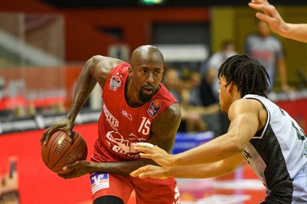 Brandon Bowmann Basketball Bundesliga, Basketball Season 2020 2021, 16 Matchday, Germany, easyCredit BBL, Germany, Giessen 46ers, giessen red, men, Jobstairs GIESSEN 46ers Hakro Merlins Crailsheim, men, Crailsheim light blue