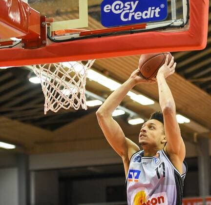Jamuni McNeace Basketball Bundesliga, basketball season 2020 2021, 16 matchday, Germany, easyCredit BBL, Germany, Giessen 46ers, giessen red, men, jobstairs GIESSEN 46ers Hakro Merlins Crailsheim, men, Crailsheim light blue