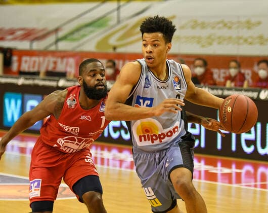 Jonathan Stark, Trae Bell Haynes Basketball Bundesliga, Basketball season 2020 2021, 16 Spieltag, Germany, easyCredit BBL, Germany, Giessen 46ers, giessen red, men, Jobstairs GIESSEN 46ers Hakro Merlins Crailsheim, men, Crailsheim light blue