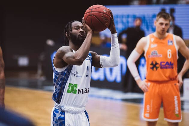 easyCredit BBL 16 Matchday RASTA Vechta vs FRAPORT SKYLINERS, 06 02 2021 Matt Mobley FRAPORT SKYLINERS, 1 easyCredit BBL 16 Matchday RASTA Vechta vs FRAPORT SKYLINERS on 06 02 2021 in Vechta RASTA Dome , Germany, Copyright: xBEAUTIFULxSPORTS Neddermannx