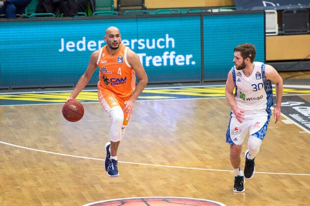 GER, Basketball, RASTA Vechta vs Fraport Skyliners 06 02 2020, RASTA Dome, Vechta, GER, easy Credit BBL, RASTA Vechta vs Fraport Skyliners, in picture Stefan PENO Rasta Vechta 4 Jon Axel GUDMUNDSSON Fraport Skyliners 30 nordphotoxRojahn nph00310