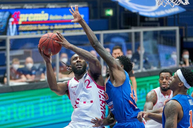 Syntainics MBC Telekom Baskets Bonn, Basketball, Bundesliga, Men, 17 Matchday, 06 02 2021, v l Xavier Pollard Bonn, 2 , Shavon Coleman MBC, 15 Syntainics MBC Telekom Baskets Bonn, Basketball, Bundesliga, Men, 17 Matchday, 06 02 2021, Weissenfels Copyright: xSchulz Eibner-Pressefotox ep_esz