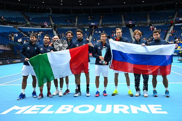 TENNIS ATP, Tennis Herren CUP, Members of the Russian and Italian ATP Cup team pose for photographs after the ATP Cup Final at Melbourne Park in Melbourne, Sunday, February 7, 2021 .( NO ARCHIVING, EDITORIAL USE ONLY, NO USE IN BOOKS WITHOUT CONSENT MELBOURNE VIC AUSTRALIA  Copyright: xDEANxLEWINSx 20210207001518862401