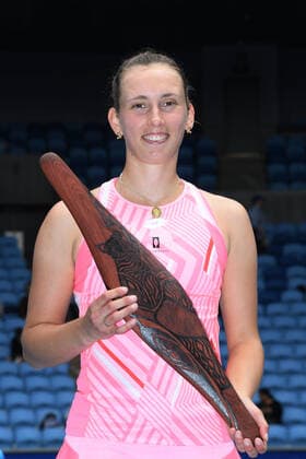 TENNIS GIPPSLAND TROPHY, Elise Mertens of Belgium with the winners trophy, an indigenous shield, after defeating Kaia Kanepi of Estonia during the final of the Gippsland Trophy - WTA, Tennis Damen 500 match on Margaret Court Arena at Melbourne Park in Melbourne, Sunday, February 7, 2021. ( NO ARCHIVING, EDITORIAL USE ONLY, NO USE IN BOOKS WITHOUT CONSENT MELBOURNE VIC AUSTRALIA  Copyright: xDEANxLEWINSx 20210207001518870249