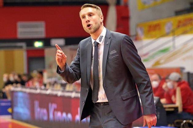 06 02 2021, xovx, Basketball 1 Bundesliga, JobStairs Giessen 46ers HAKRO Merlins Crailsheim Headcoach Tuomas Iisalo Hakro Merlins Crailsheim Giessen Sporthalle Giessen Ost Hessen Germany EN
