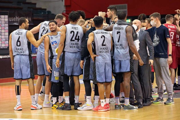 06 02 2021, xovx, Basketball 1 Bundesliga, JobStairs Giessen 46ers HAKRO Merlins Crailsheim Joy among the players of the Hakro Merlins Crailsheim after the victory in Giessen Giessen Sporthalle Giessen Ost Hessen Germany EN