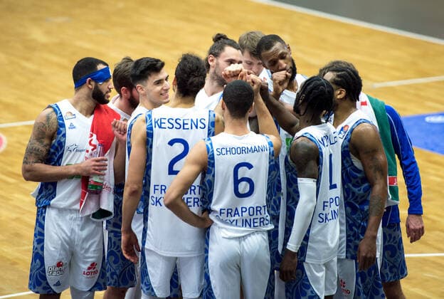 GER, Basketball, RASTA Vechta vs Fraport Skyliners 06 02 2020, RASTA Dome, Vechta, GER, easy Credit BBL, RASTA Vechta vs Fraport Skyliners, in picture After the win in the FraportSkyliners circle. nordphotoxRojahn nph00310