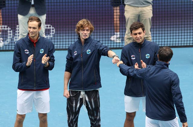 (210207) -- MELBOURNE, Feb. 7, 2021 -- Players of Russia attend the victory ceremony after the final match between Russia and Italy of ATP, Tennis Herren cup at Melbourne Park, in Melbourne, Australia, Feb. 7, 2021. ) (SP)AUSTRALIA-MELBOURNE-TENNIS-ATP CUP-FINAL BaixXuefei 