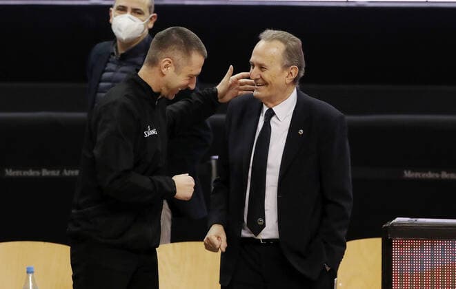 Referee Robert Lottermoser, Coach Aito Garcia Reneses Sports Basketball BBL Bundesliga Men Season 2020 2021 07 02 2021 ALBA Berlin vs Niners Chemnitz