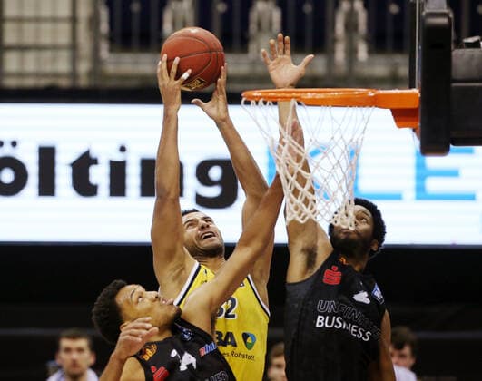 George King, Johannes Thiemann, Isiaha Mike action game scene duel sports basketball BBL Bundesliga men season 2020 2021 07 02 2021 ALBA Berlin vs Niners Chemnitz