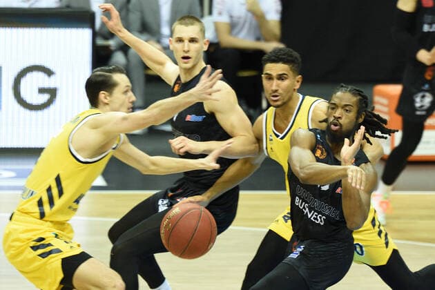 f l Marcus Eriksson Alba, Jonas Richter Chemnitz, Maodo Lo Alba, Marcus Thornton Chemnitz, 07 02 2021, BBL, Alba Berlin vs NINERS Chemnitz , at Mercedes Benz Arena, GER, Berlin, 07 02 2021, BBL, Alba vs NINERS Chemnitz Berlin Copyright: xUwexKoch xEibner-Pressefotox EP_ukh