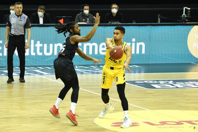 v l Marcus Thornton Chemnitz, Maodo Lo Alba, 07 02 2021, BBL, Alba Berlin vs NINERS Chemnitz , at Mercedes Benz Arena, GER, Berlin, 07 02 2021, BBL, Alba vs NINERS Chemnitz Berlin Copyright: xUwexKoch xEibner-Pressefotox EP_ukh
