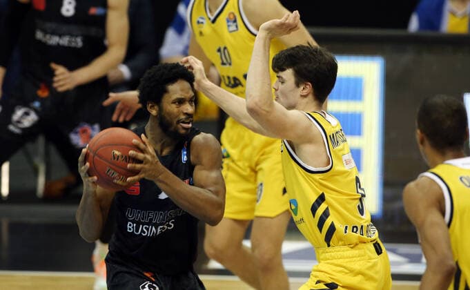 George King, Jonas Mattissek action game scene duel sport basketball BBL Bundesliga men season 2020 2021 07 02 2021 ALBA Berlin vs Niners Chemnitz