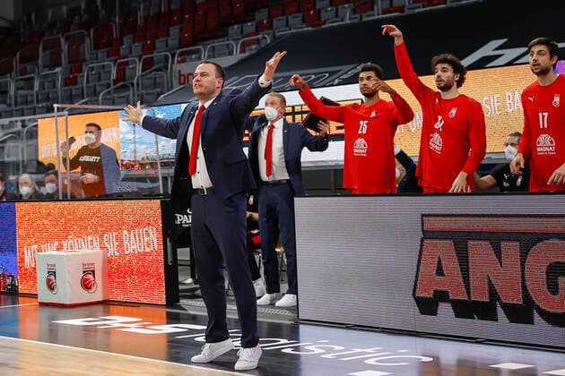 left Headcoach Johan Roijakkers Brose Bamberg Bayern Munich easyCredit BBL Basketball Bundesliga Basketball Season 2020 21 20 Matchday, 07 02 2021 Bamberg, Brose Arena Copyright: DanielxLöb