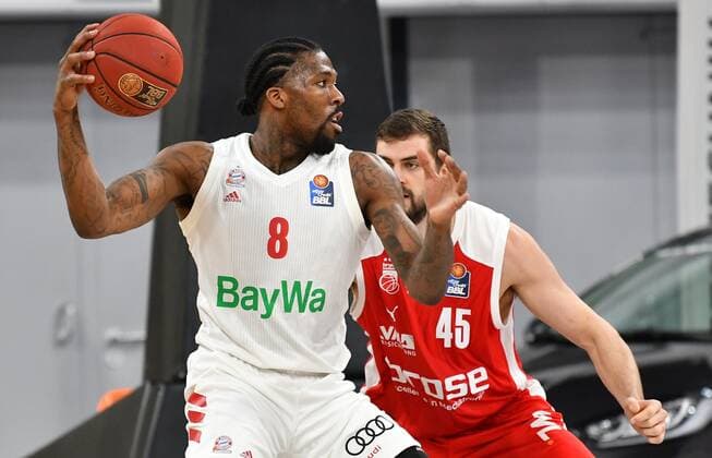 BAMBERG 07 02 2021 Basketball easycredit 1 Basketball Bundesliga 20 Matchday Brose Bamberg vs FC Bayern Munich Jalen Reynolds 8, FC Bayern Munich vs David Kravish 45, Brose Bamberg Photo Hans Martin Issler isslerimages Brose Bamberg vs FC Bayern Munich
