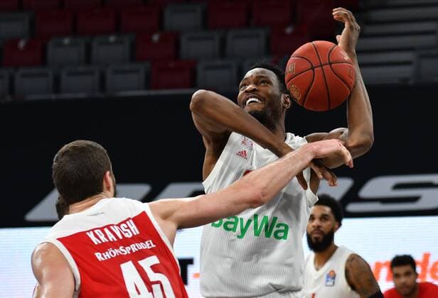 BAMBERG 07 02 2021 Basketball easycredit 1 Basketball Bundesliga 20 Matchday Brose Bamberg vs FC Bayern Munich David Kravish 45, Brose Bamberg fouls JaJuan Johnson 25, FC Bayern Munich Photo Hans Martin Issler isslerimages Brose Bamberg vs FC Bayern Munich
