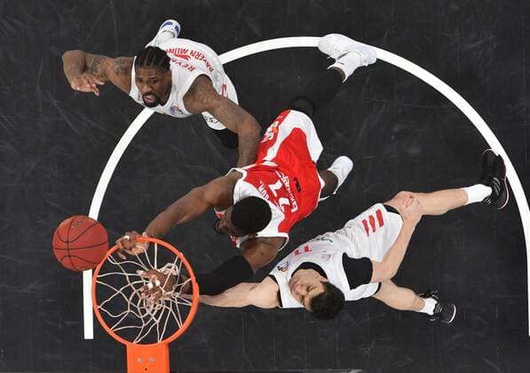BAMBERG 07 02 2021 Basketball easycredit 1 Basketball Bundesliga 20 matchday Brose Bamberg vs FC Bayern Munich Shevon Thompson 27, Brose Bamberg vs Nihad Djedovic 14, FC Bayern Munich and Jalen Reynolds 8, FC Bayern Munich Photo Hans Martin Issler isslerimages Brose Bamberg vs FC Bayern Munich