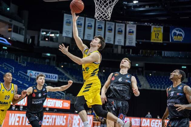 Basketball Berlin 07 02 2021 Season 2020 2021 BBL 1 Bundesliga easyCredit BBL Alba Berlin NINERS Chemnitz Jonas Mattisseck Alba Berlin, No 09 Luis Figge Chemnitz, No 06